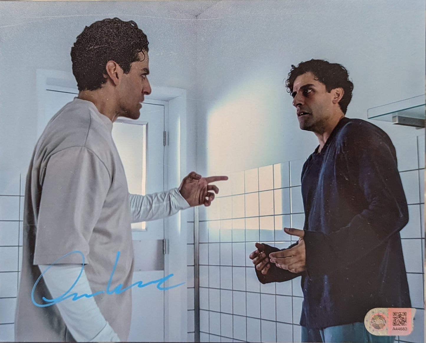 Oscar Isaac (Moon Knight) Signed 8x10 - Covert Comics and Collectibles