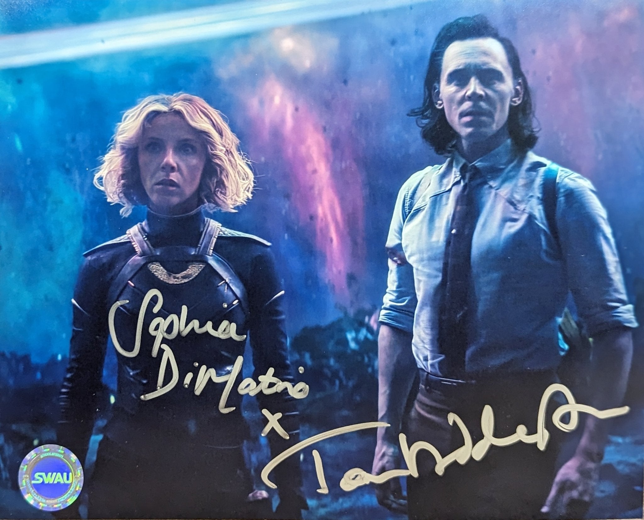 Tom Hiddleston Loki Netflix Endgame Autograph – Autograph101