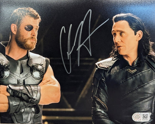 Chris Hemsworth (Thor) Signed 8x10 - Covert Comics and Collectibles