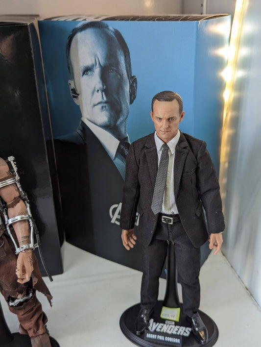 Hot Toys Sideshow MMS189 Phil Coulson Figure - Covert Comics and Collectibles
